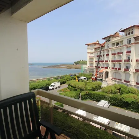 Le Maitia Avec Les Cles De Jean De Luz *